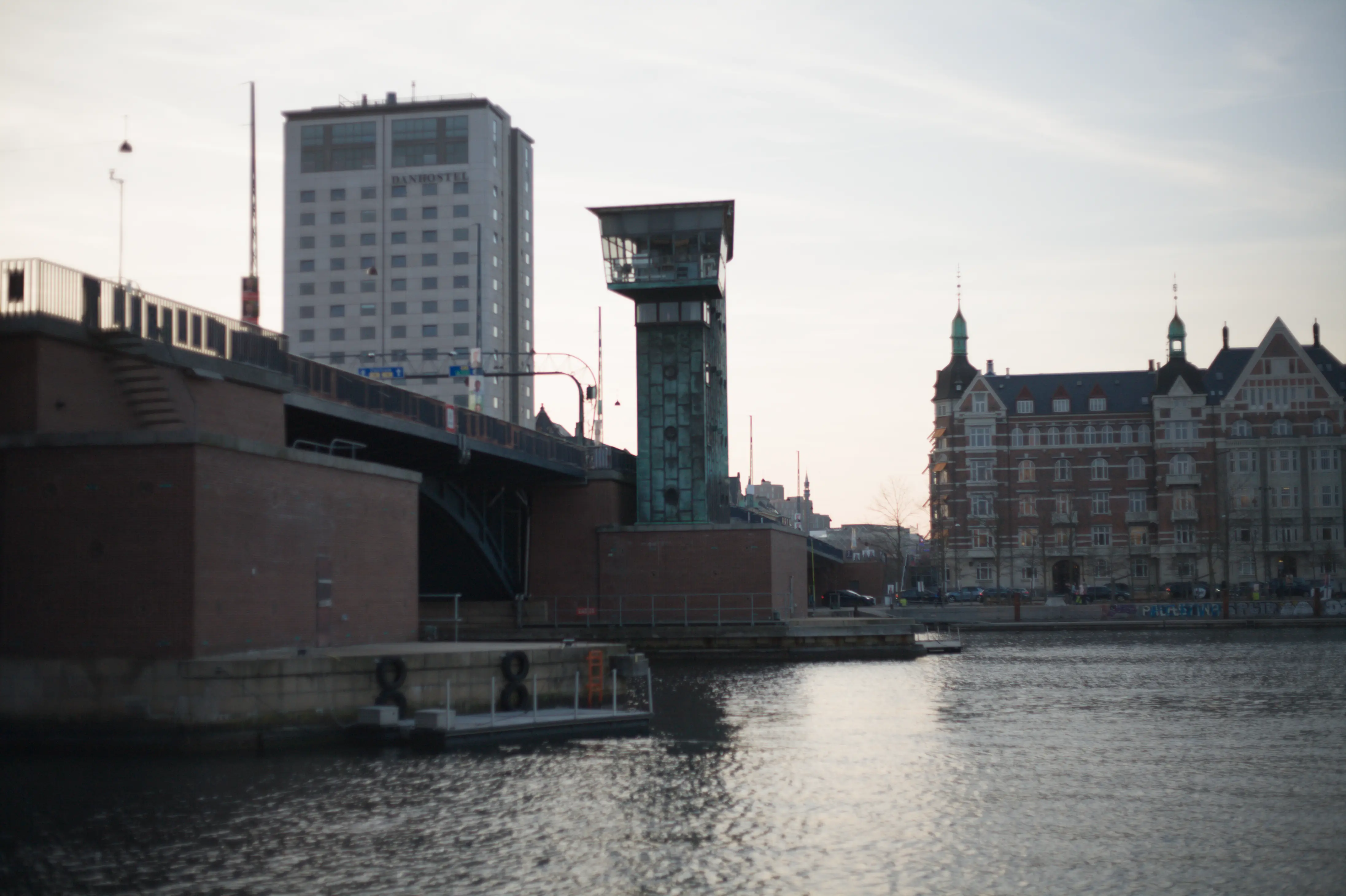 A photo of Langebro taken from the south bank.