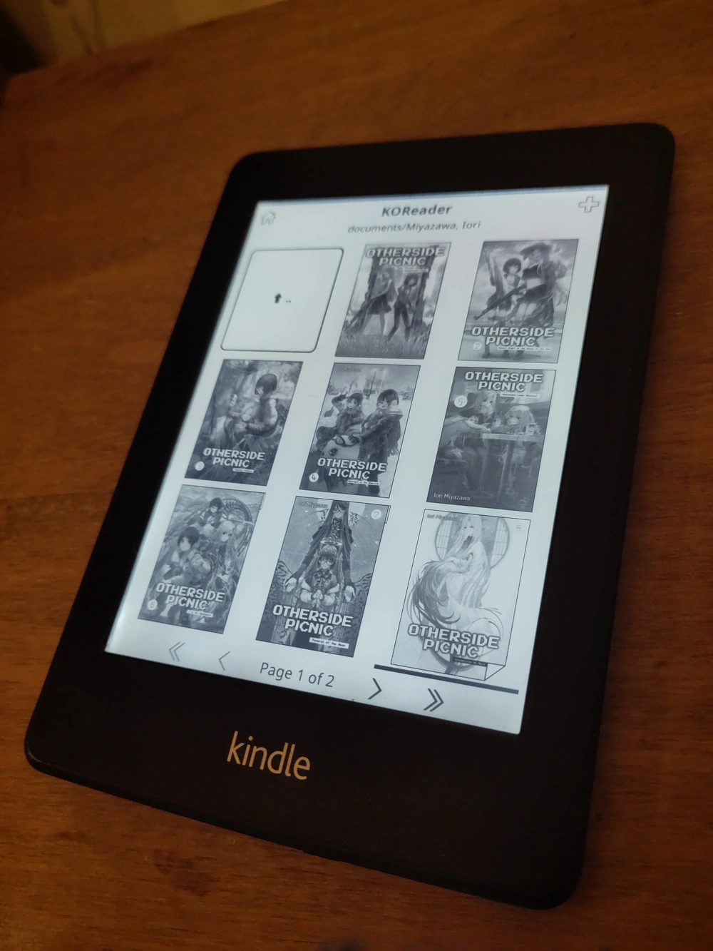 KO Reader, showing volumes of Otherside Picnic ready to read.